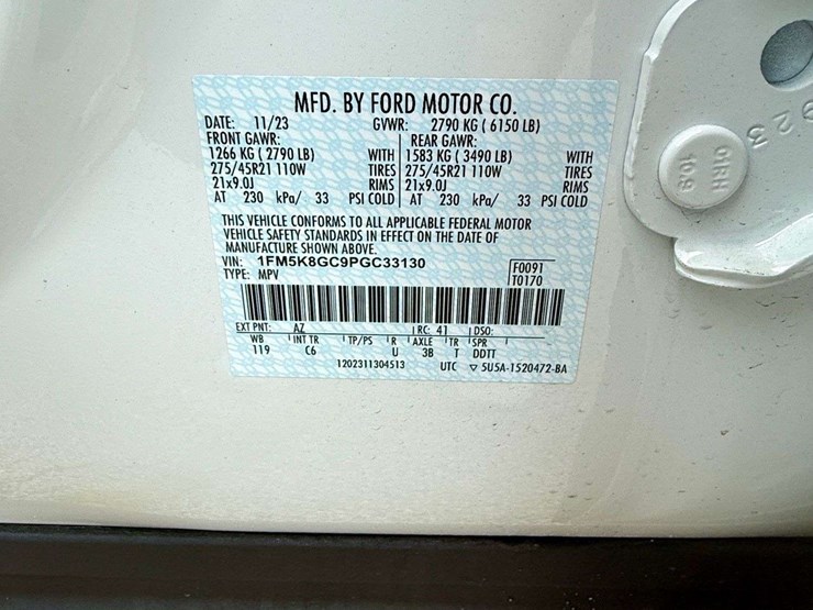 2023-ford-explorer-image-14
