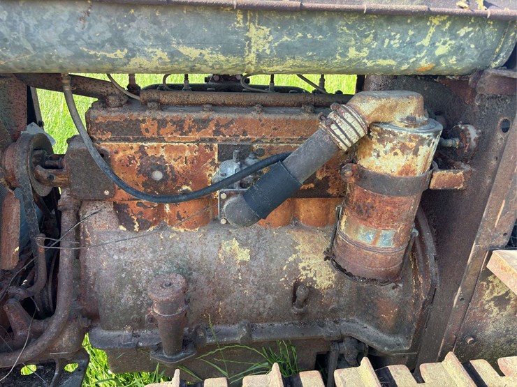 caterpillar-fifteen-crawler-image-25