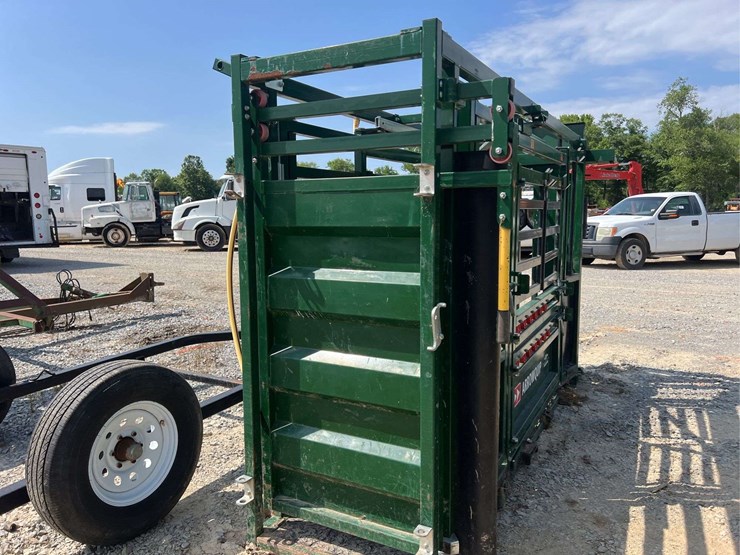 arrowquip-q-catch-86-series-squeeze-chute-image-4