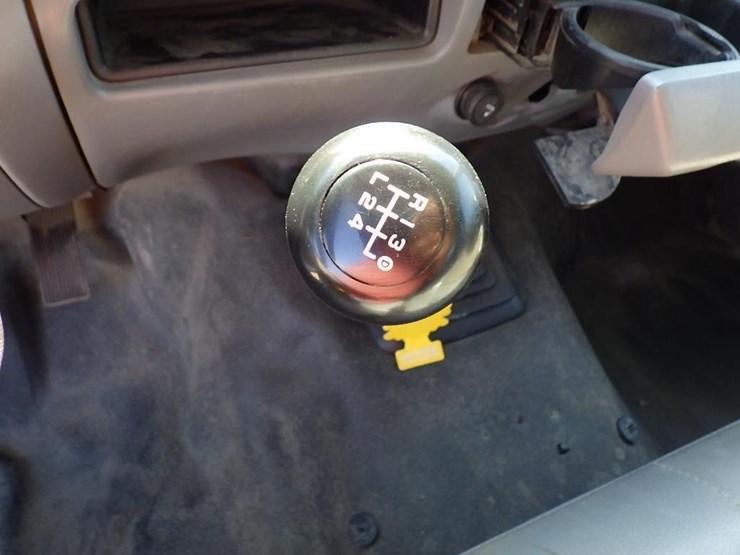 2005-ford-f350-image-32