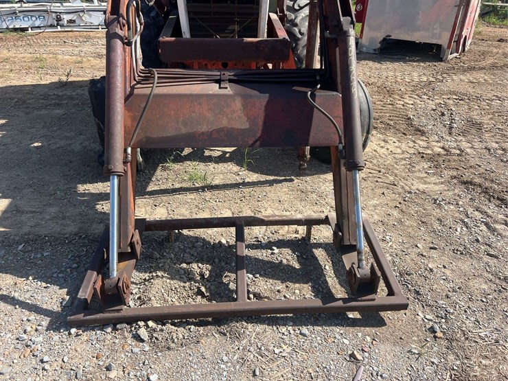 case-451-cab-tractor-w/-loader-*inop-image-7