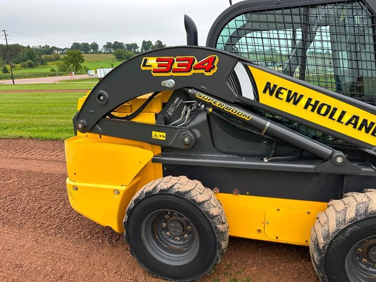 2021-new-holland-l334-image-18