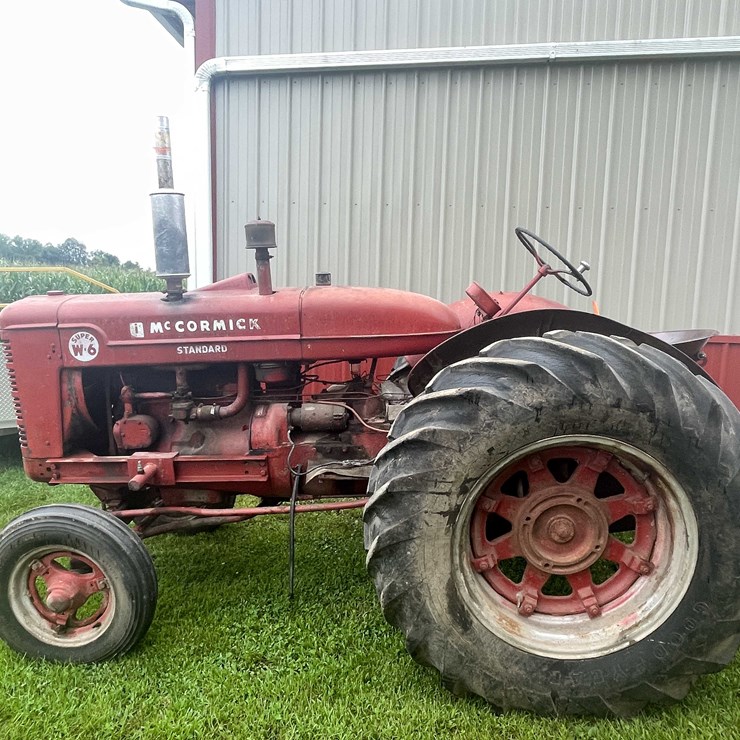 #6683 • International Tractor
