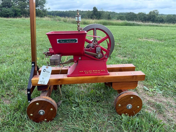 half-scale-new-holland-1.5hp-engine-image-1