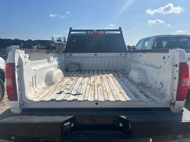 2011-chevy-2500-ext-cab-4x4-pickup-image-16