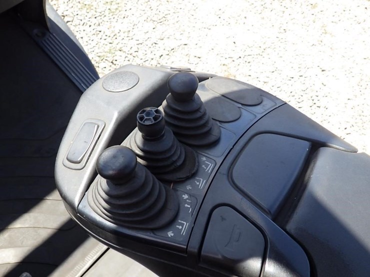 2014-linde-h25-forklift-image-18