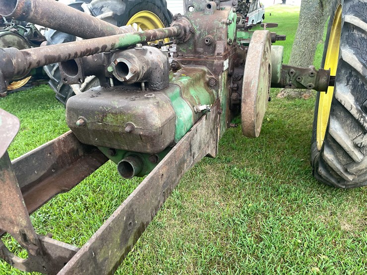 #6676-•-john-deere-parts-tractor-image-11