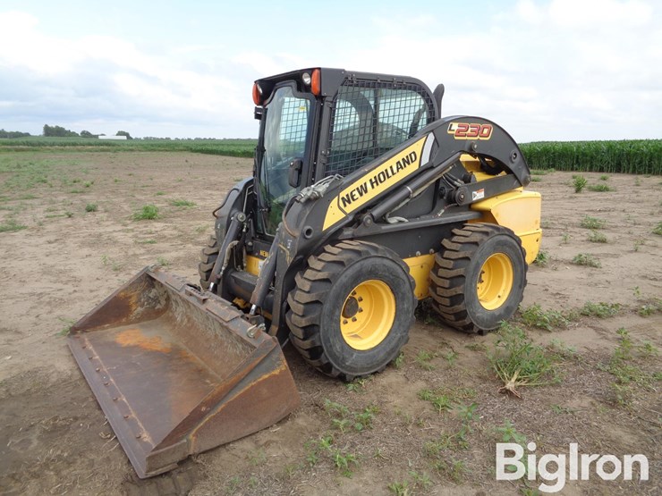 2013-new-holland-l230-image-9