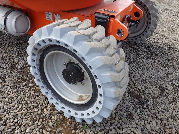 2017-jlg-600ajn-image-32