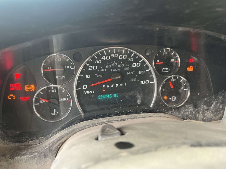 2011-gmc-3500-image-23