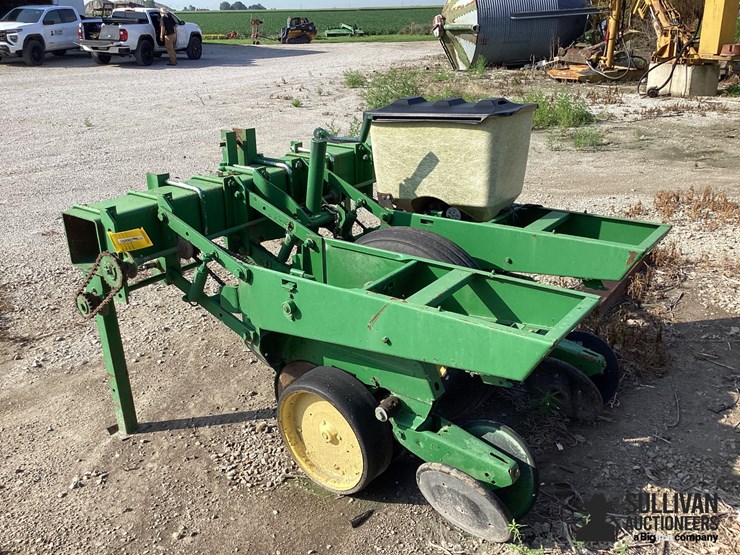 john-deere-2r30"-3-pt-planter-image-7