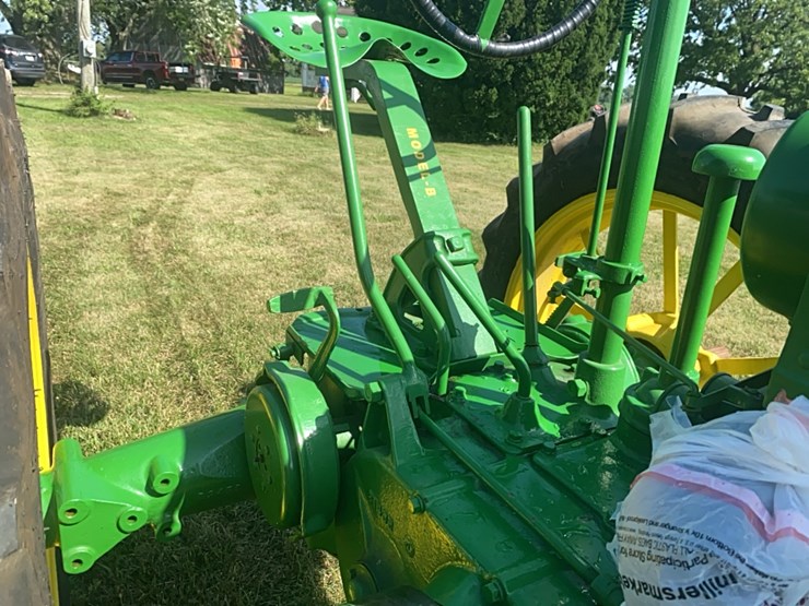 john-deere-b-image-15