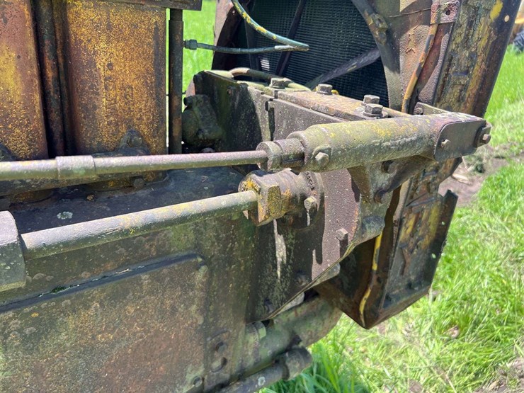 caterpillar-thirty-image-21