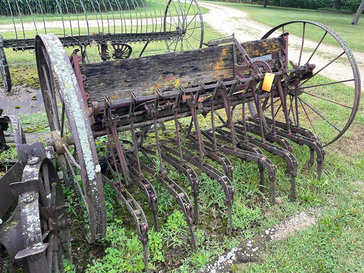 #7494-•-antique-seeder-image-7
