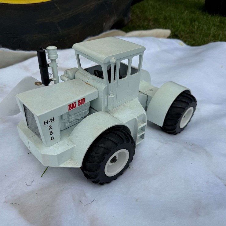 1/16 Scale Trumm Big Bud HN250