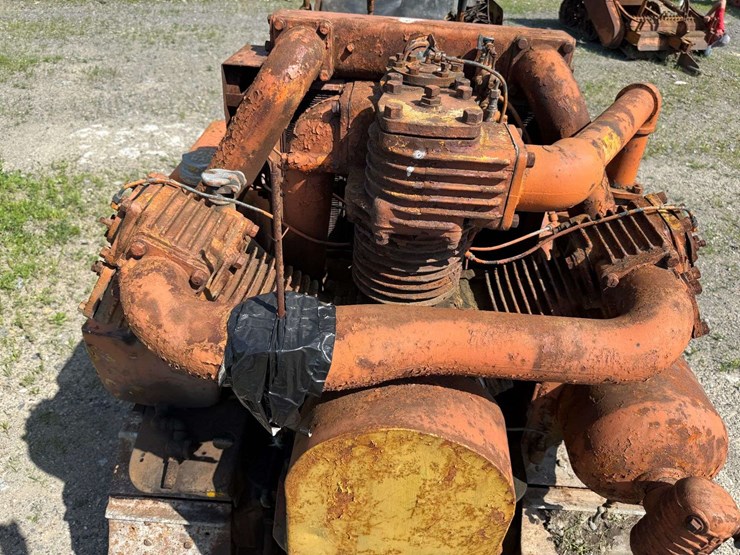caterpillar-d4-air-compressor-tractor-image-15