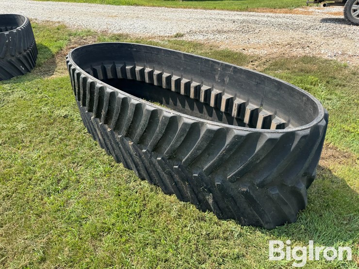 goodyear-30"-quad-track-track-image-1