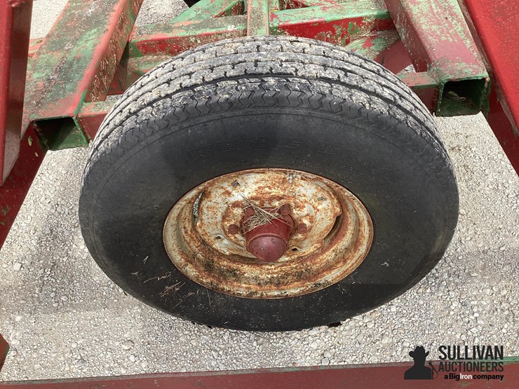 6-bale-gooseneck-hay-trailer-image-16