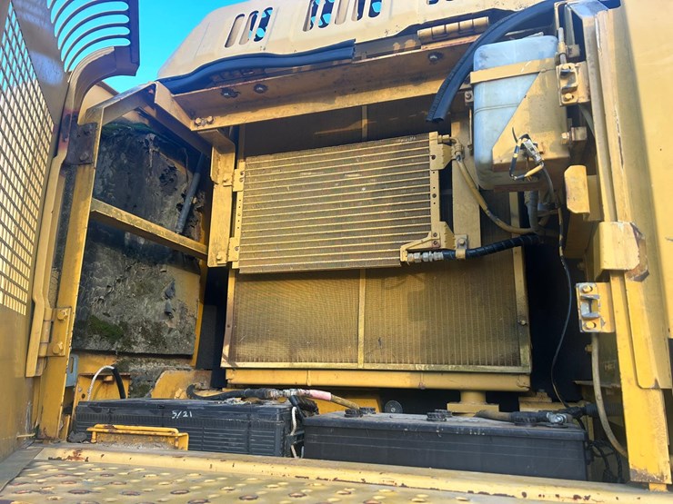 2005-deere-450-lc-image-31