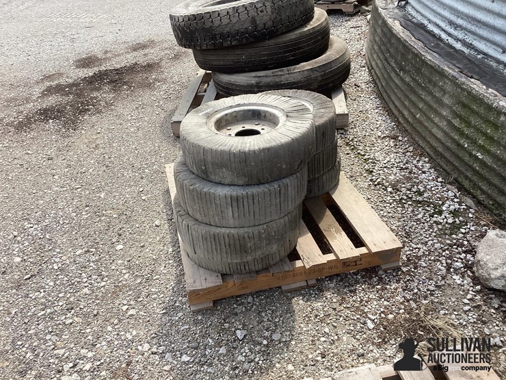 20”x5.5”-laminated-tires-image-6