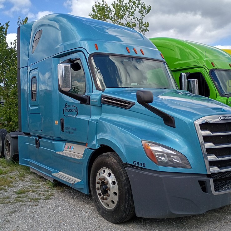 2020 FREIGHTLINER CASCADIA 126
