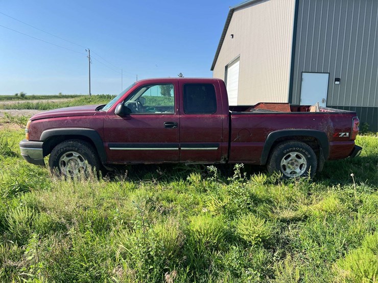 extended-cab-chevy-image-2