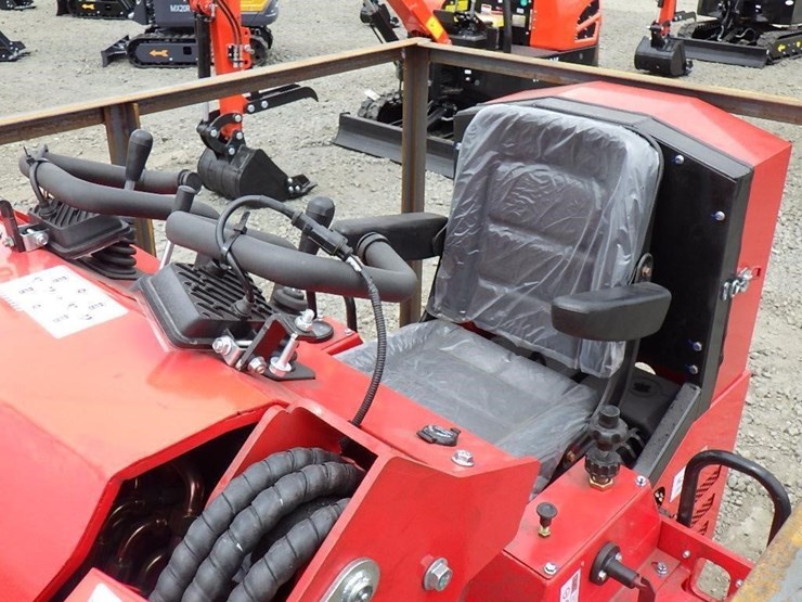 2025-agt-sda-140t-skid-steer-tracked-loader-image-10