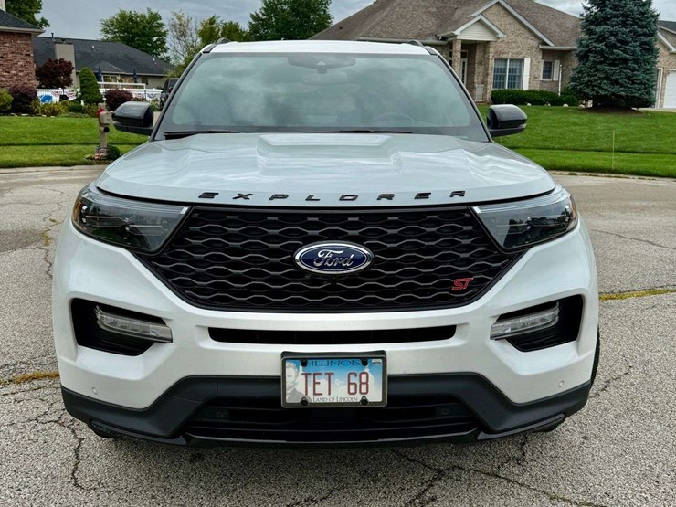 2023-ford-explorer-image-7