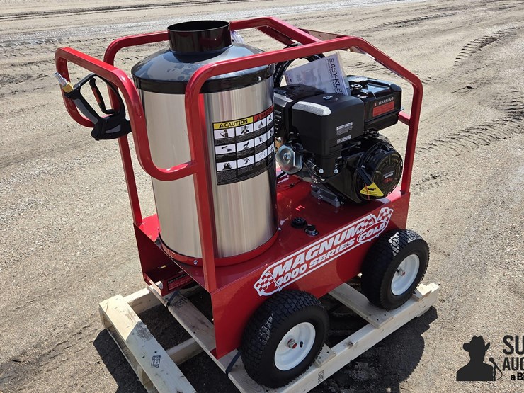 2025-magnum-4000-series-hot-water-pressure-washer-image-3