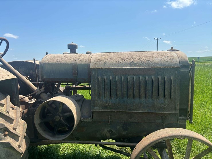 mccormick-deering-10-20-image-19