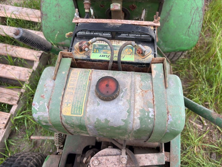 john-deere-110-image-35