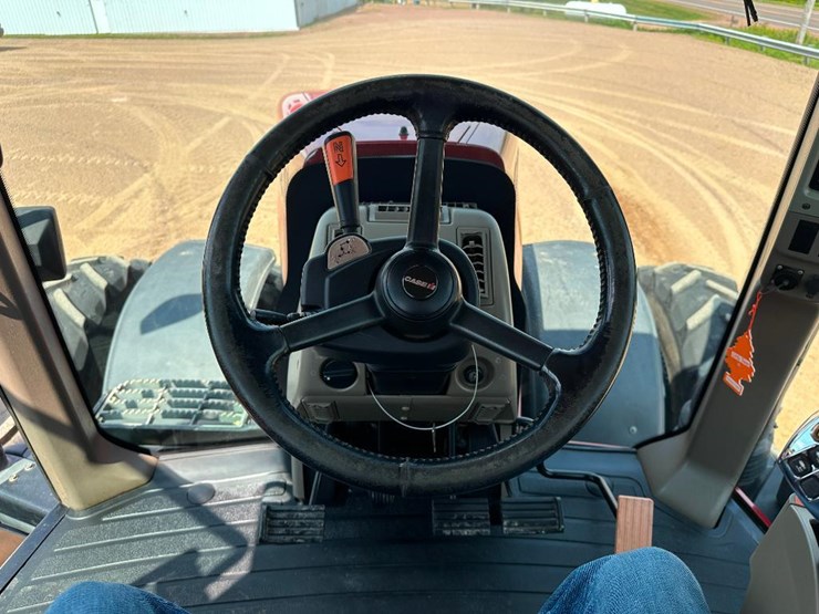 2015-case-ih-magnum-315-image-60