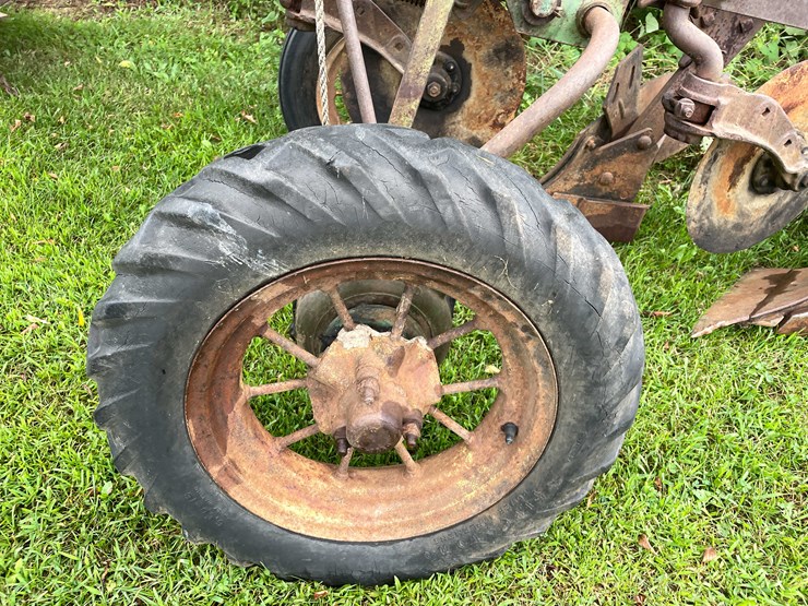 #7469-•-john-deere-plow-image-11