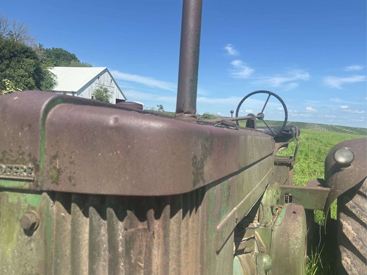 john-deere-70-image-11