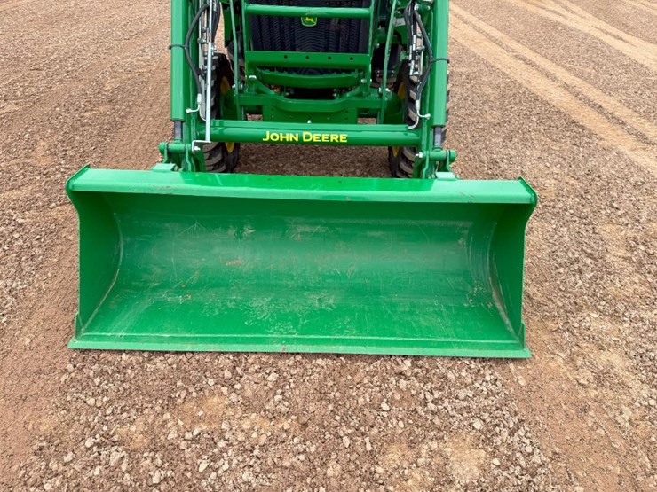 2020-john-deere-3033r-image-18