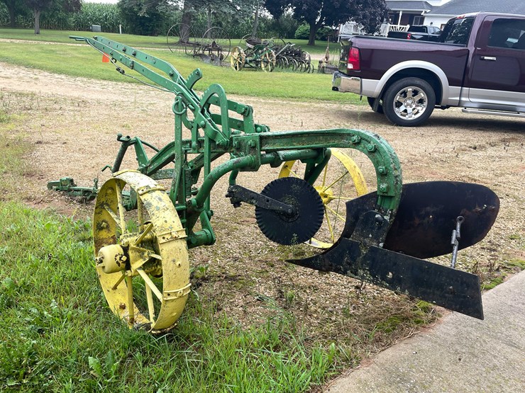 #6694-•-john-deere-moldboard-plow-image-3