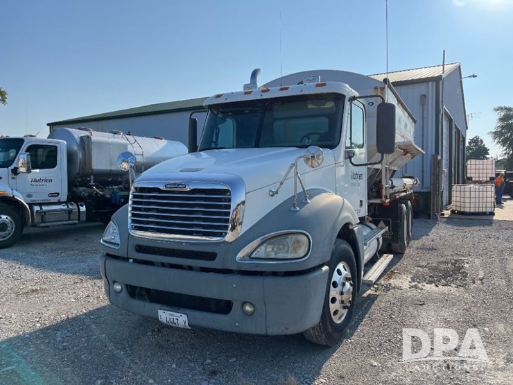 2007-freightliner-dry-tender-truck-(jn2725,-unit-108074)-image-2