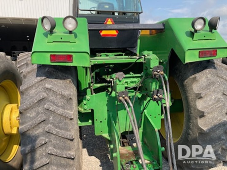 1990-john-deere-8560-image-3