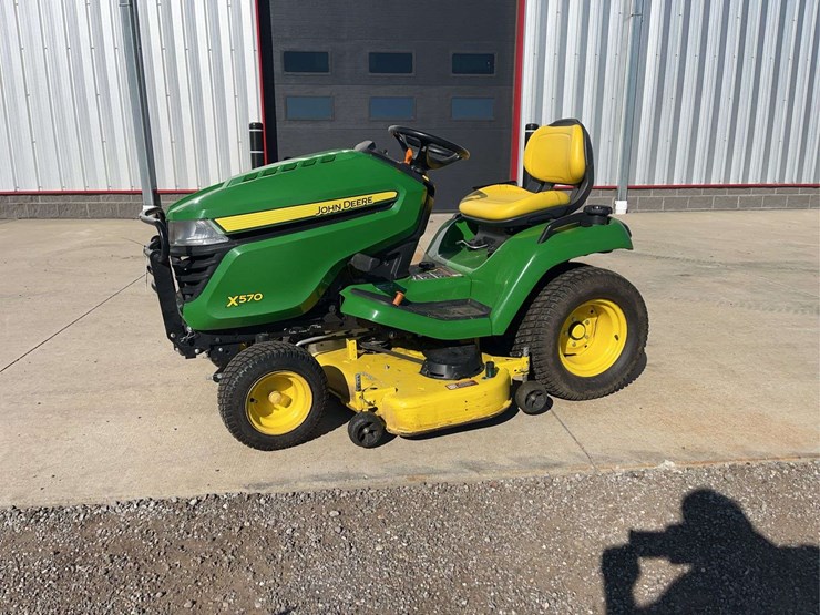 john-deere-570-image-1