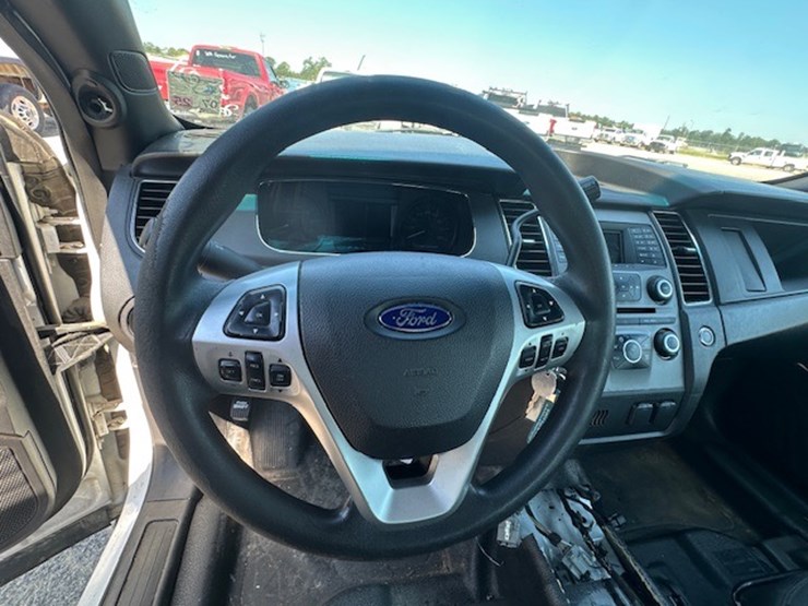 #23001-•-2017-ford-taurus-image-52