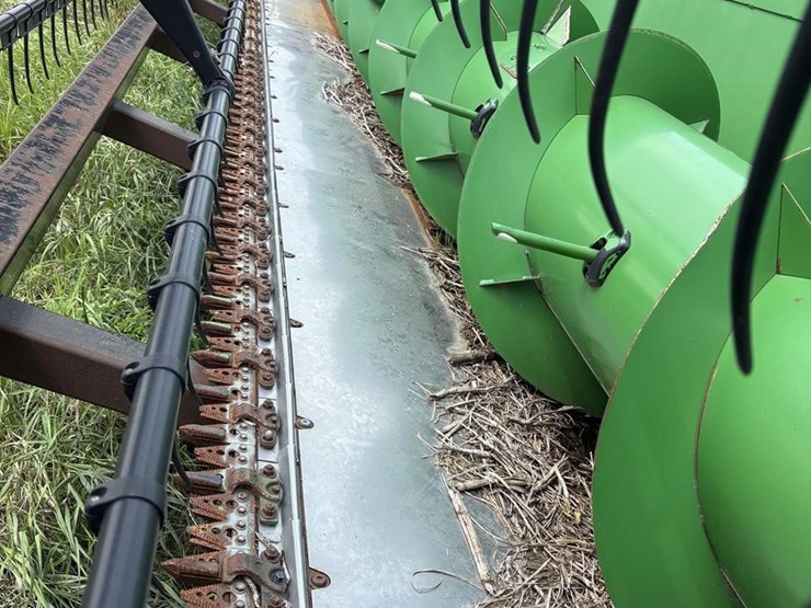 2010-john-deere-635f-image-14