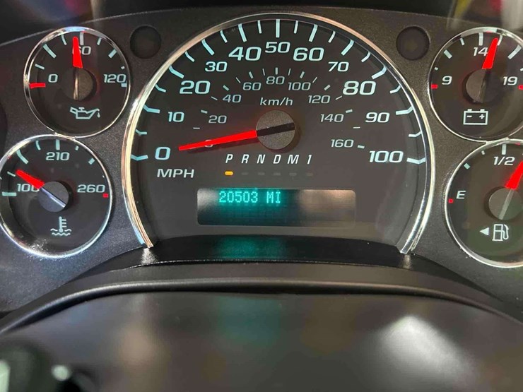 2023-chevrolet-express-2500-image-6