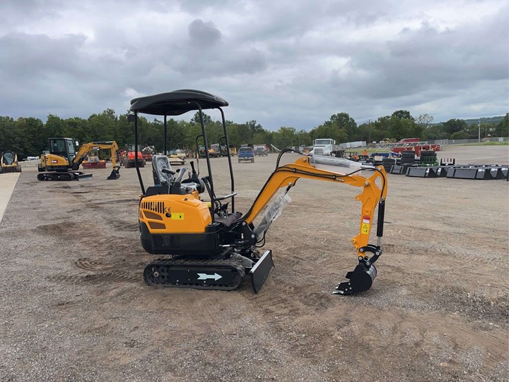 mini-pro-1.5-ton-mini-excavator-image-3