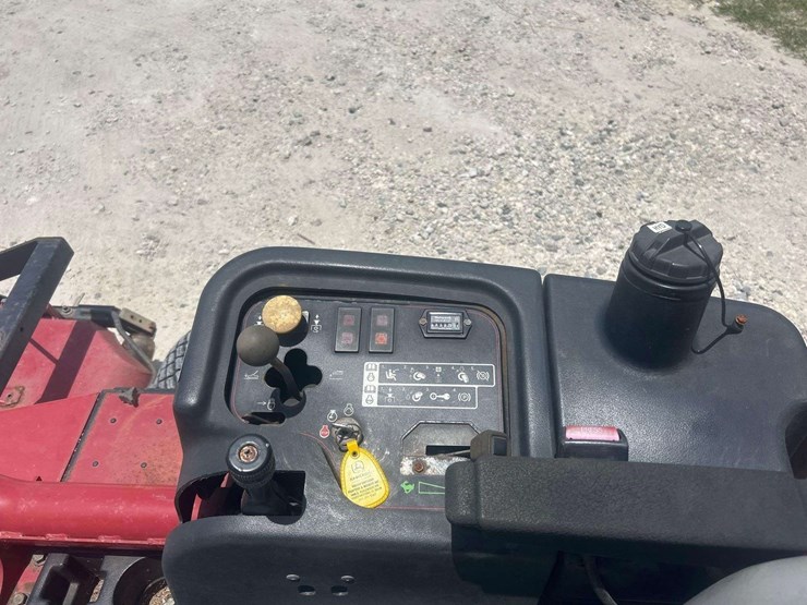 2016-toro-groundsmaster-3505d-72in-rotary-mower-image-12