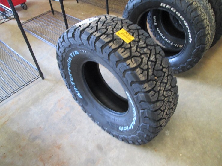 #54-•-#26937-•-unused-bf-goodrich-285/75r16-tire-image-1