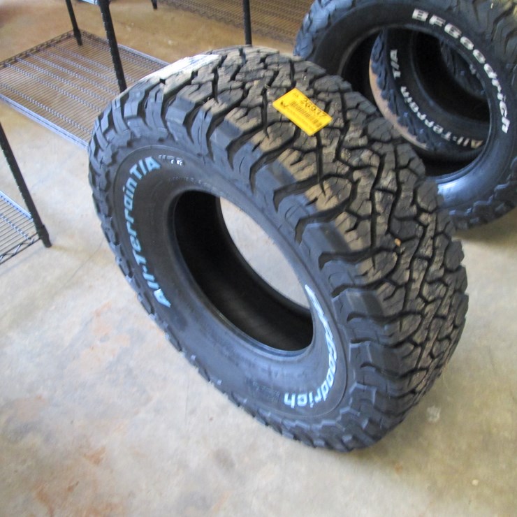 #54 • #26937 • Unused BF Goodrich 285/75R16 Tire