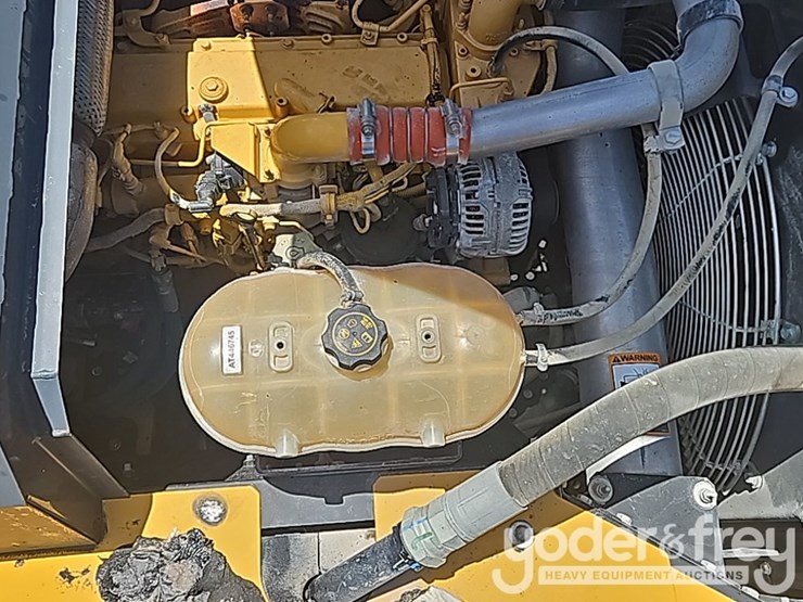 2019-deere-210g-image-39