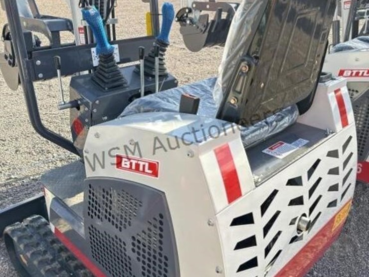 battler-et12m-mini-excavator-image-11