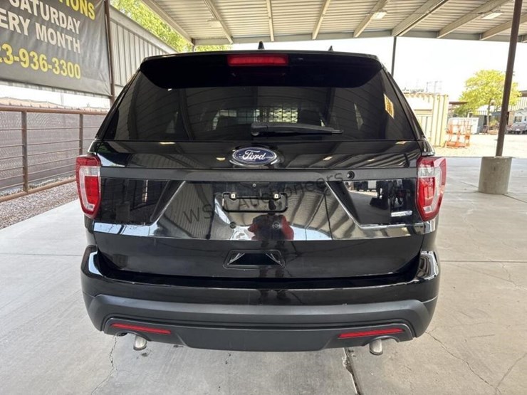 2017-ford-explorer-image-6