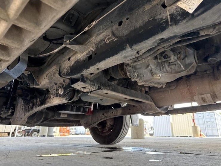 2017-ford-f550-image-30